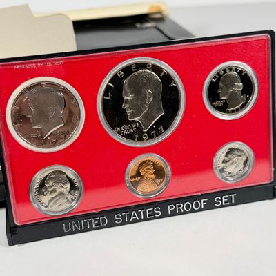 LOT 56: United States Mint Proof Sets - 1970s - Cases in Varrying Condition