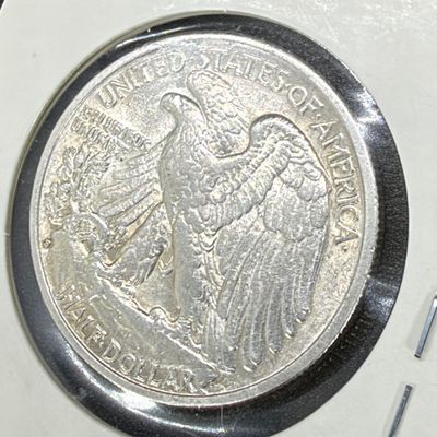 LOT 63: Collection of Walking Liberty Half Dollars - 90% Silver - Six U.S. Coins