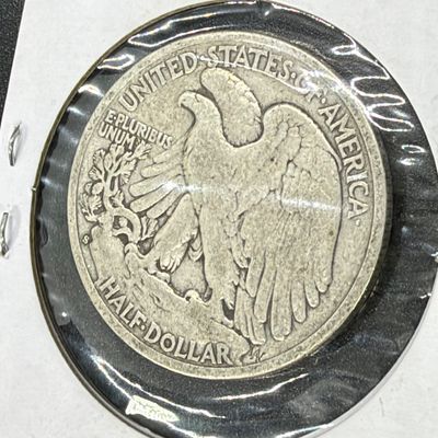 LOT 61: Collection of Walking Liberty Half Dollars - 90% Silver - Six U.S. Coins