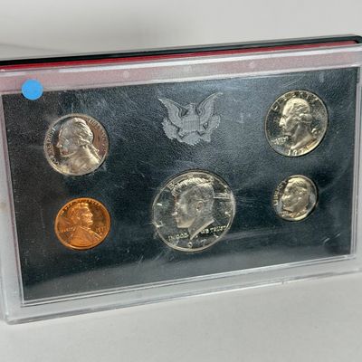 LOT 57: Various United States Mint Proof Coins - 1970s / 80s