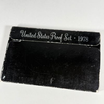 LOT 56: United States Mint Proof Sets - 1970s - Cases in Varrying Condition