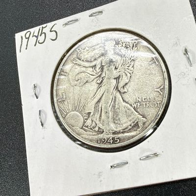 LOT62: Collection of Walking Liberty Half Dollars - 90% Silver - Six U.S. Coins