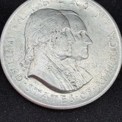 LOT 114: 1926 Sesquicentennial Commemorative Silver Half Dollar Coin