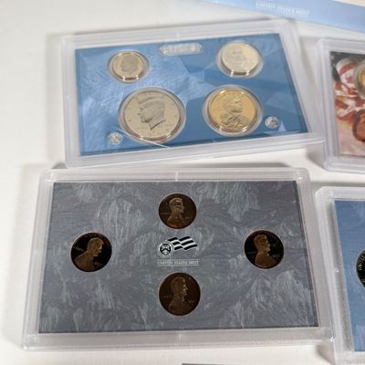 LOT 54: Various United States Mint Proof / Uncirculated Sets - 1999, 2009, 2019, 2022