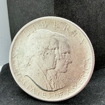 LOT 114: 1926 Sesquicentennial Commemorative Silver Half Dollar Coin