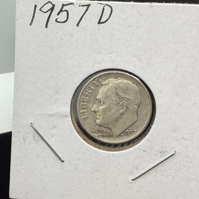 LOT 80: Collection of 90% Silver US Roosevelt Dimes - 7 Coins