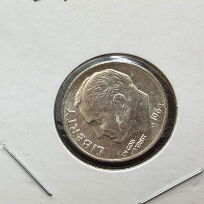 LOT 80: Collection of 90% Silver US Roosevelt Dimes - 7 Coins