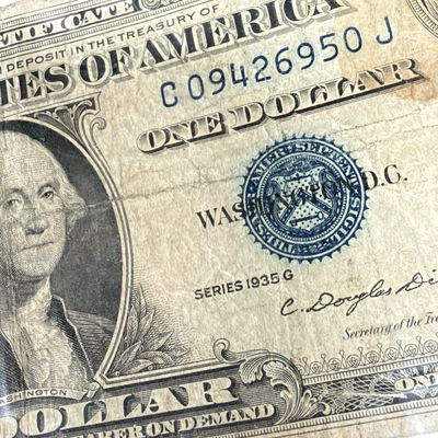 LOT 15: One Dollar Silver Certificate Bills (11) 1935
