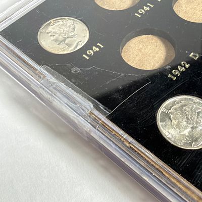 LOT 58: Mixed Lot of Vintage / Antique U.S. Coins - Mostly Silver