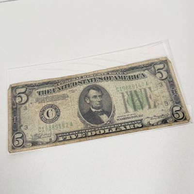 LOT 17: Collection of Vintage $5 Bills