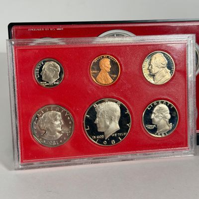 LOT 57: Various United States Mint Proof Coins - 1970s / 80s
