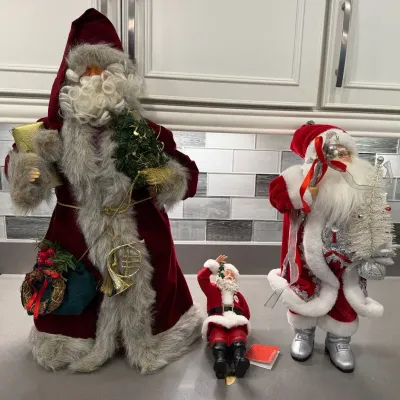 Lot 3 Santa’s 