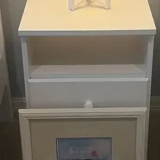 Nightstand With Lamp And Wall Accessories 