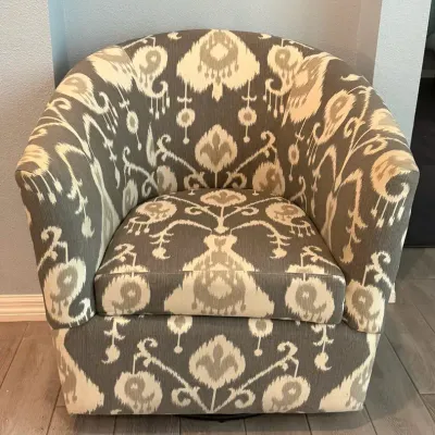 Swivel Arm Chair With Vintage Pattern