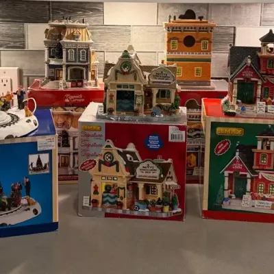 Christmas Display Houses LOT 1 Lemax Brand
