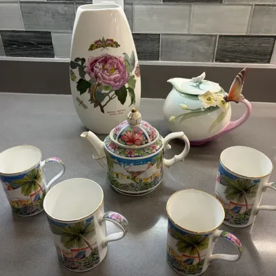 Elegant Vase, Tea Set And Sadler Bermuda Island Bone China Tea Set