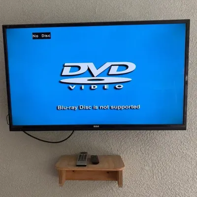 36” RCA Flatscreen TV With Built In DVD Player 
