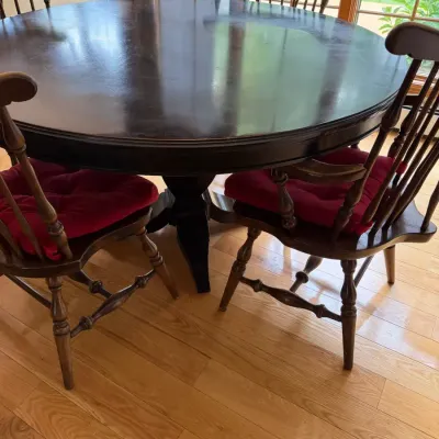 Vintage Solid Wood Round Pedestal Dining Table & Windsor Spindle Chair Set (Colonial Style)