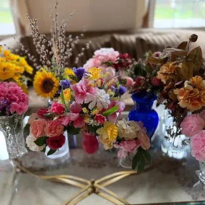 Elegant Multi-Piece Faux Floral Arrangement Collection & Vases