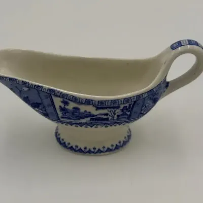 Vintage Syracuse China Blue Willow Gravy Boat Vitrified Restaurant Ware USA Stamped
