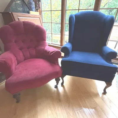 Pair of Vintage Living Room Armchairs – Ethan Allen Crimson Tufted Accent Chair & Classic Navy Wingb