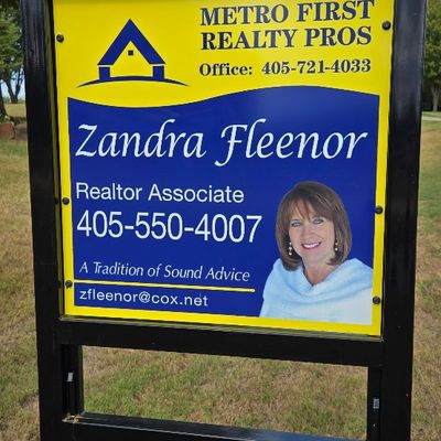 Sale Photo Thumbnail #2: Realtor Zanda Fleenor is the listing agent for this beautiful home. 