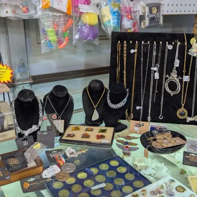 Sale Photo Thumbnail #10: Jewelry, olympic coin medallion set