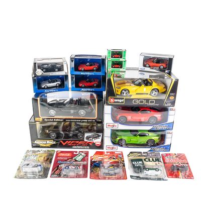 Sale Photo Thumbnail #4: Dodge Viper Burago Ertl Maisto Die Cast Model Cars