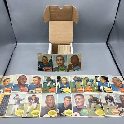 Sale Photo Thumbnail #117: 1960 Topps Football Complete Set - 132 Cards / Varying Conditions W/ Nice Starr - Writing on some cards