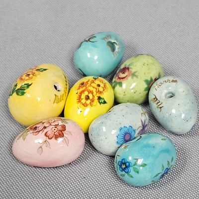 Sale Photo Thumbnail #113: 8 Nell Harris Ceramic Hand-Painted Egg Beads
