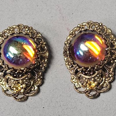 Sale Photo Thumbnail #127: W. Germany Gold-Tone Filigree Cabochon Earrings