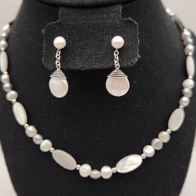 Sale Photo Thumbnail #251: Honora Sterling Pearl & Mother-of Pearl Set