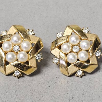 Sale Photo Thumbnail #106: Trifari Gold-Tone Pearl & Rhinestone Clip Earrings