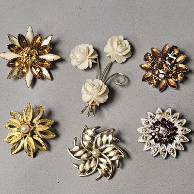 Sale Photo Thumbnail #118: 6 Gold-Tone & Silver-Tone Rhinestone Floral Brooches