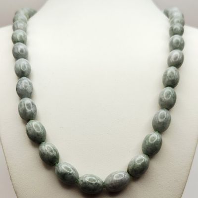 Sale Photo Thumbnail #363: Chinese Jade Graduated Bead Necklace