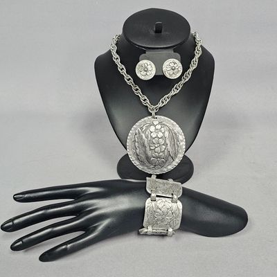 Sale Photo Thumbnail #117: Pressed Aluminum Floral Jewelry Set