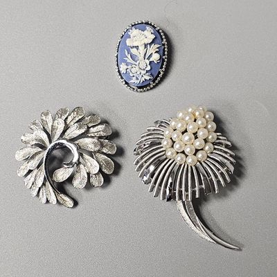 Sale Photo Thumbnail #490: Trio of Trifari Silver-Tone Vintage Brooches