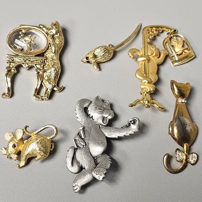 Sale Photo Thumbnail #484: JJ & Gold-Tone Cat & Mouse Brooches