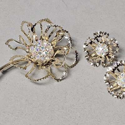 Sale Photo Thumbnail #455: Sarah Coventry AB Rhinestone Brooch & Earrings
