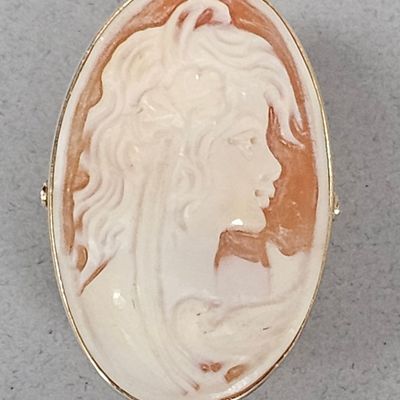 Sale Photo Thumbnail #55: Italian 14K Gold Carved Shell Cameo Ring 5.5 Grams