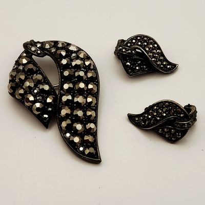 Sale Photo Thumbnail #247: WEISS Hematite Rhinestone Brooch & Earrings