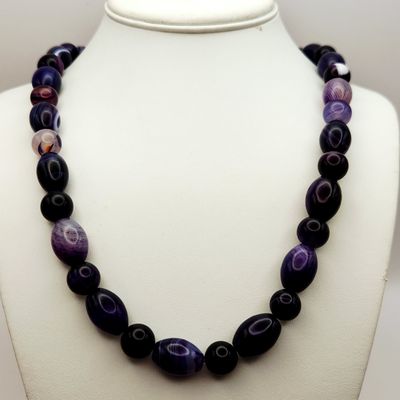 Sale Photo Thumbnail #362: Purple Banded Agate Bead Necklace