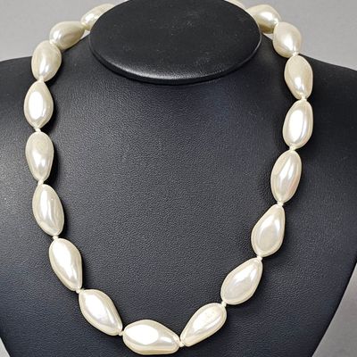 Sale Photo Thumbnail #105: Italian Faux Pearl Teardrop Necklace
