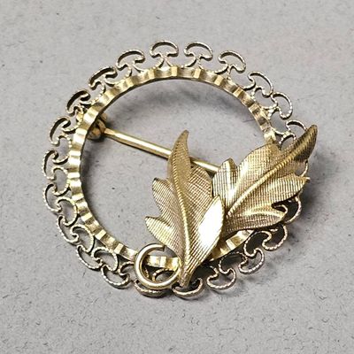 Sale Photo Thumbnail #142: 12K Gold-Filled  Wreath Brooch 2.5 Grams