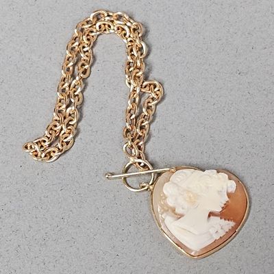 Sale Photo Thumbnail #54: M+M Scognamiglio 14K Heart Cameo Bracelet 3.9 Grams