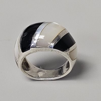 Sale Photo Thumbnail #396: Sterling Mother-of-Pearl & Onyx Ring 6.5 Grams