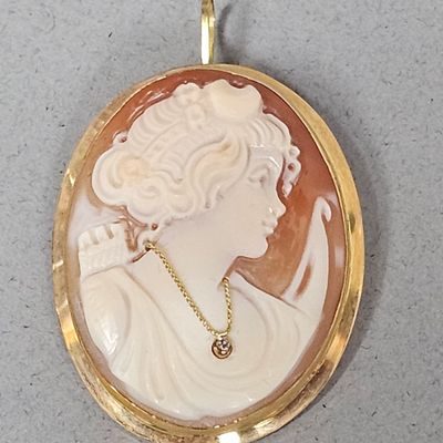 Sale Photo Thumbnail #52: Italian 18K Gold Diana Habille Cameo 6.5 Grams