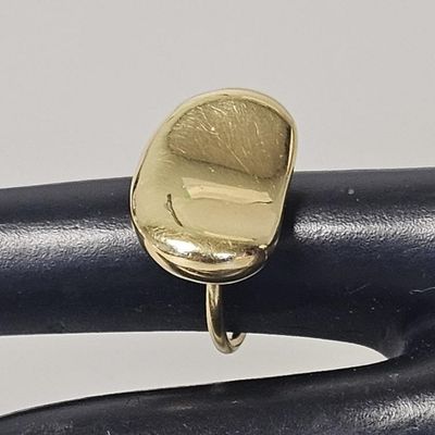 Sale Photo Thumbnail #92: Tiffany & Co. Peretti 18K Bean Ring 8.1 Grams