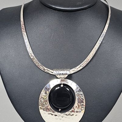 Sale Photo Thumbnail #165: Mexican Sterling Hammered Onyx Collar Necklace 44.6 Grams