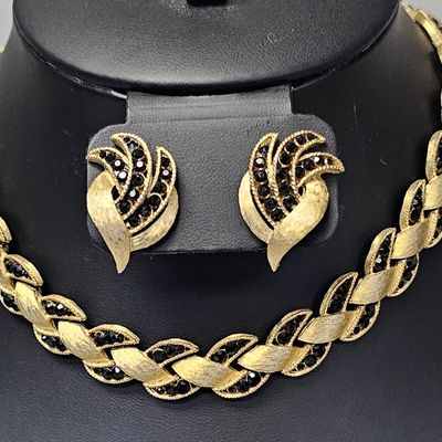 Sale Photo Thumbnail #456: Trifari Gold-Tone & Black Stone Necklace & Earrings